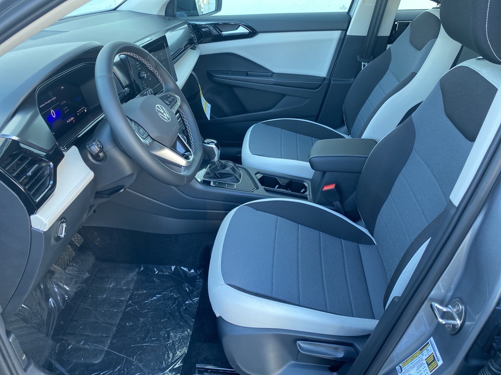 Vehicle image 19 of 32