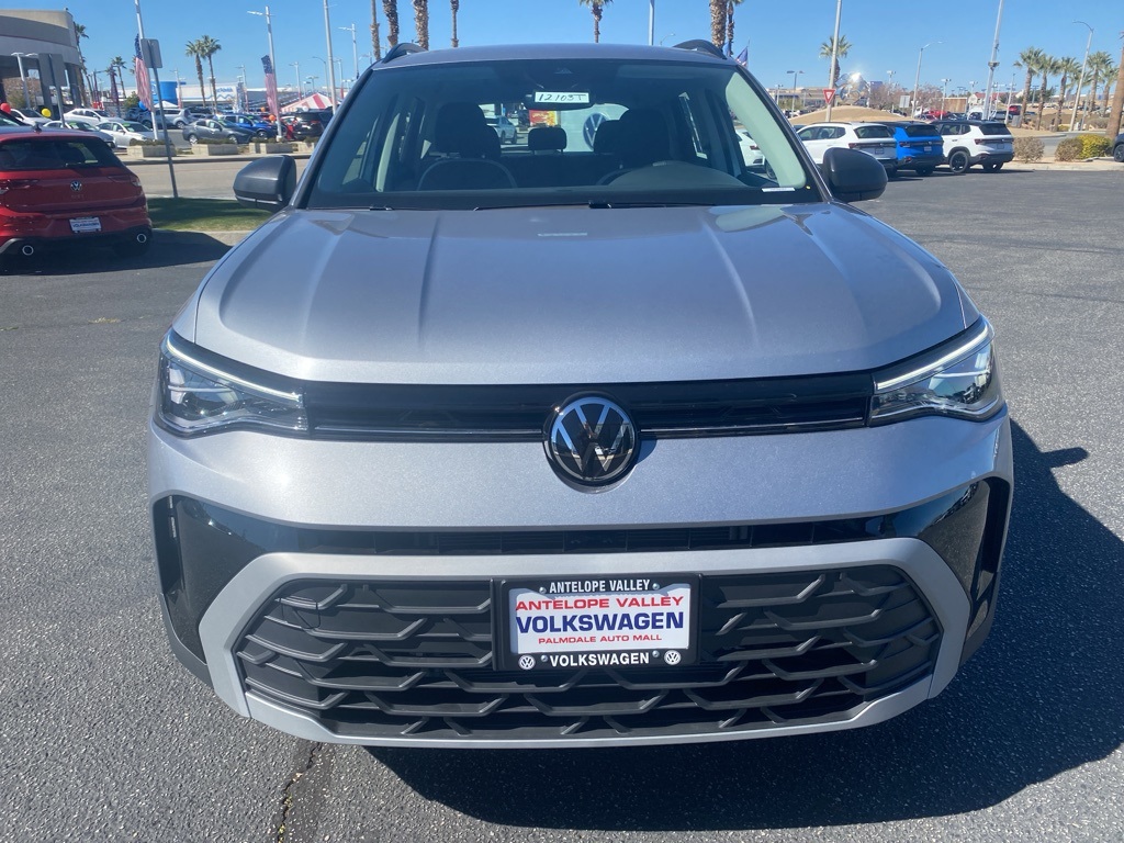 Vehicle image 2 of 32