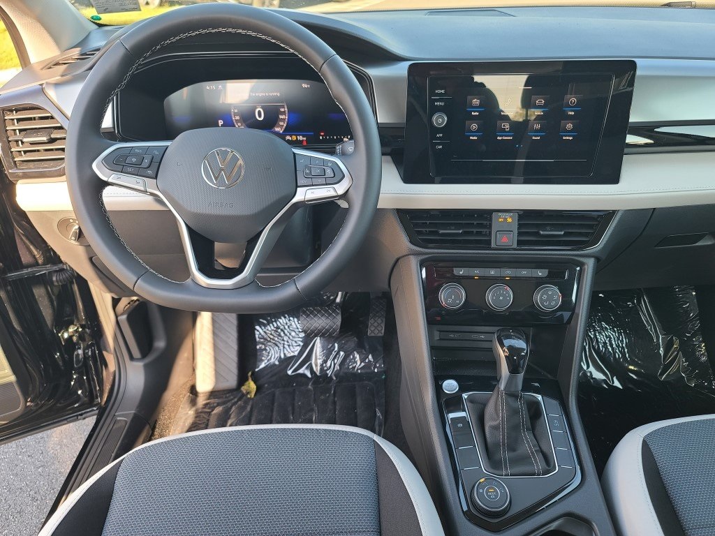 2025 Volkswagen Taos S Image 10 of 17