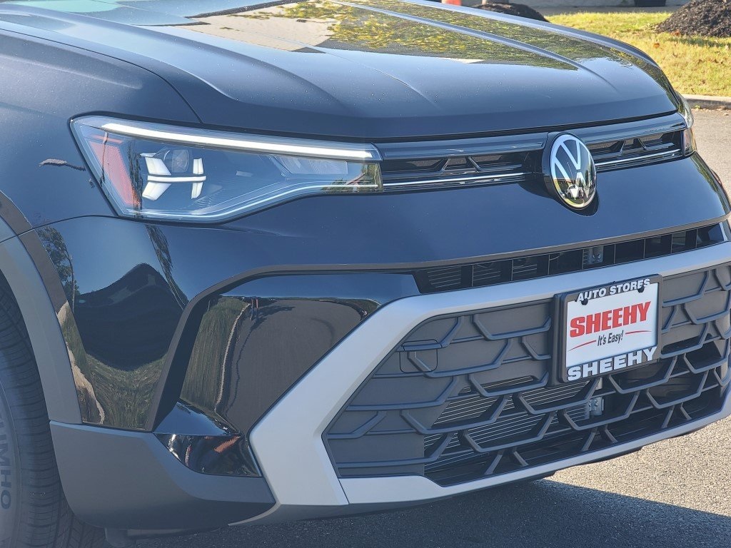 2025 Volkswagen Taos S Image 16 of 17