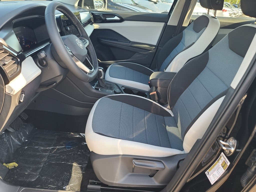 2025 Volkswagen Taos S Image 8 of 17