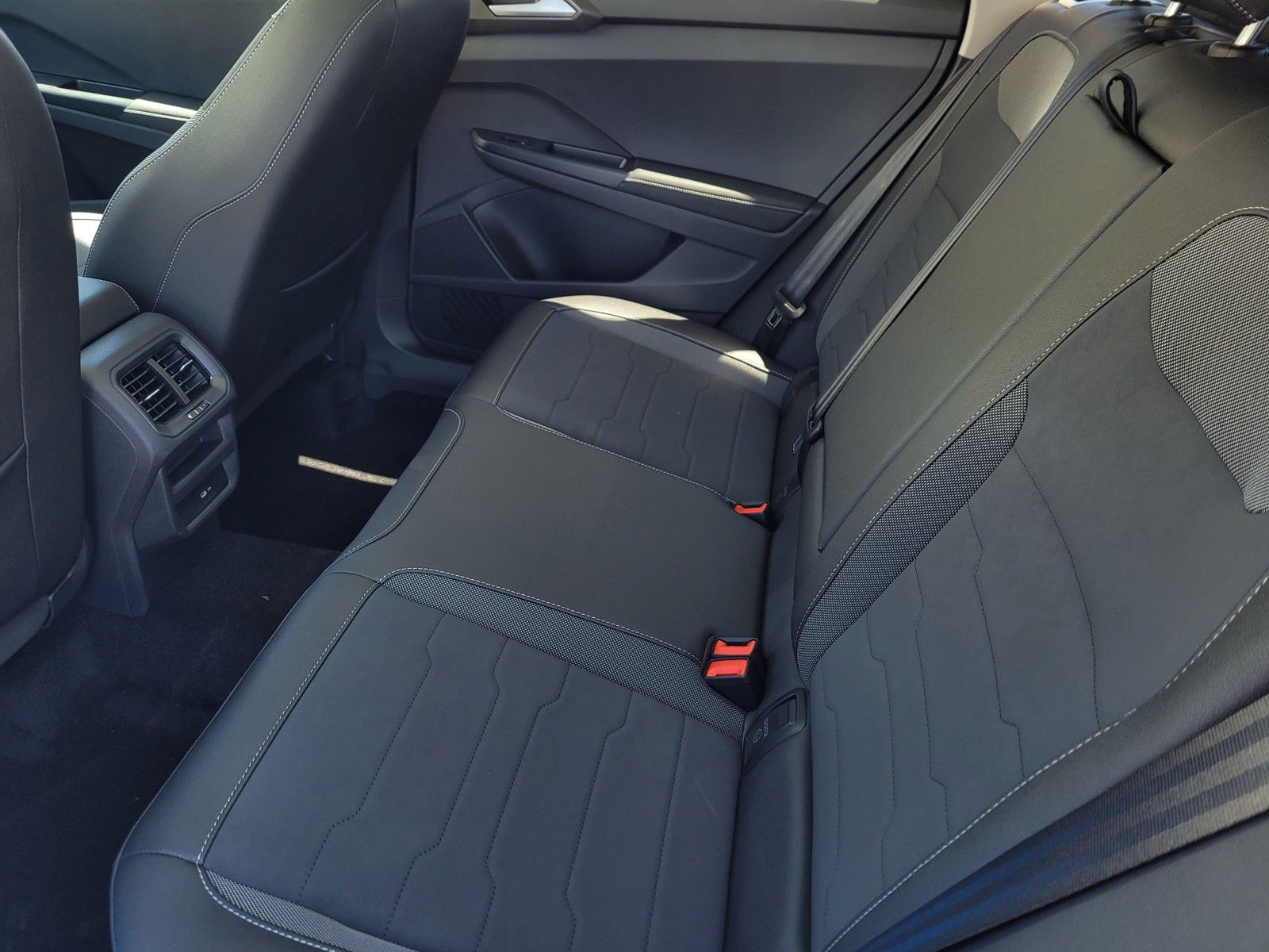 Vehicle image 10 of 17