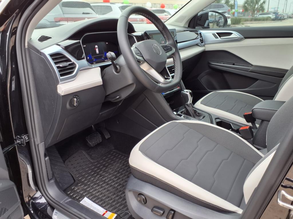 Vehicle image 15 of 20