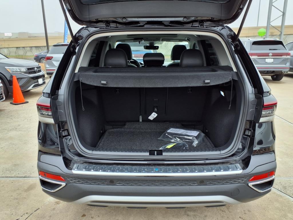 Vehicle image 8 of 20