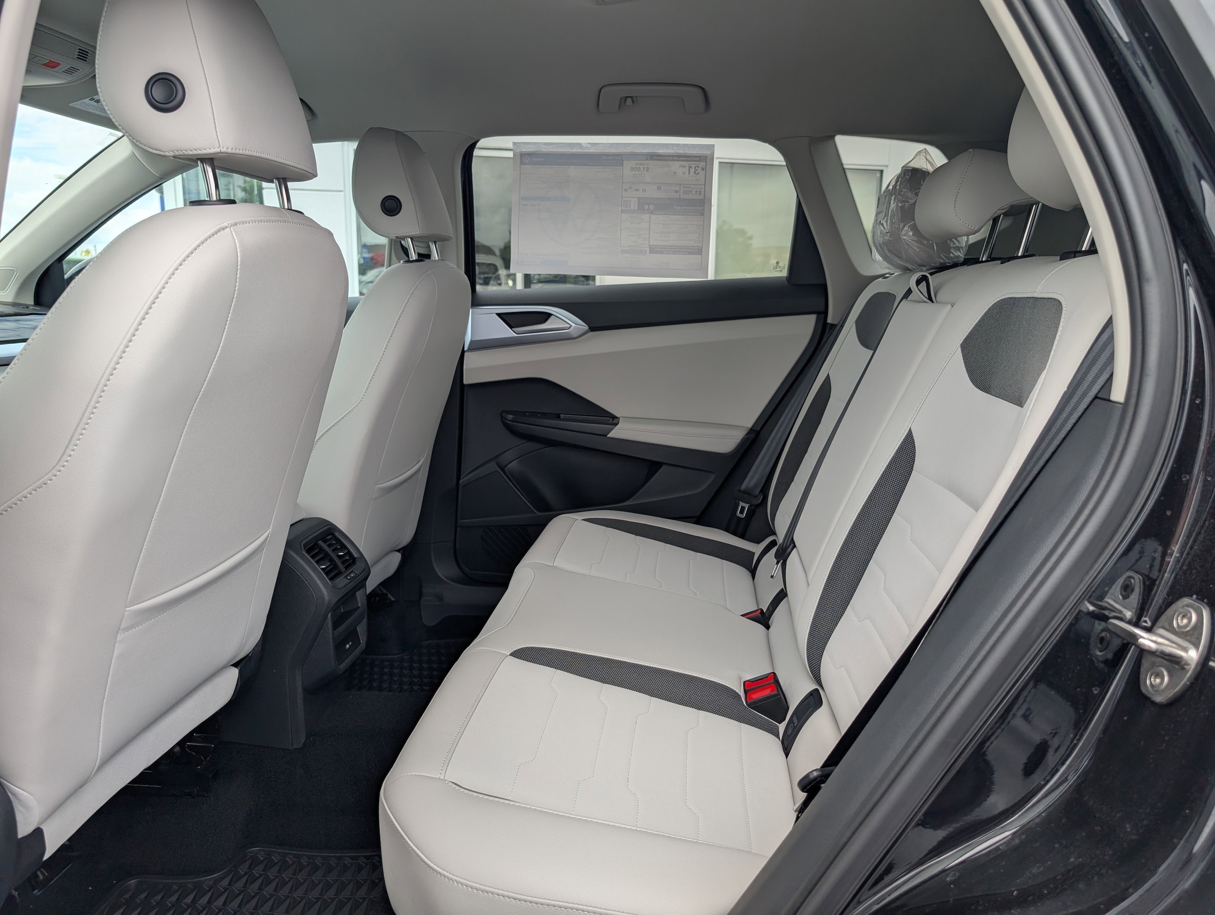 Vehicle image 29 of 33