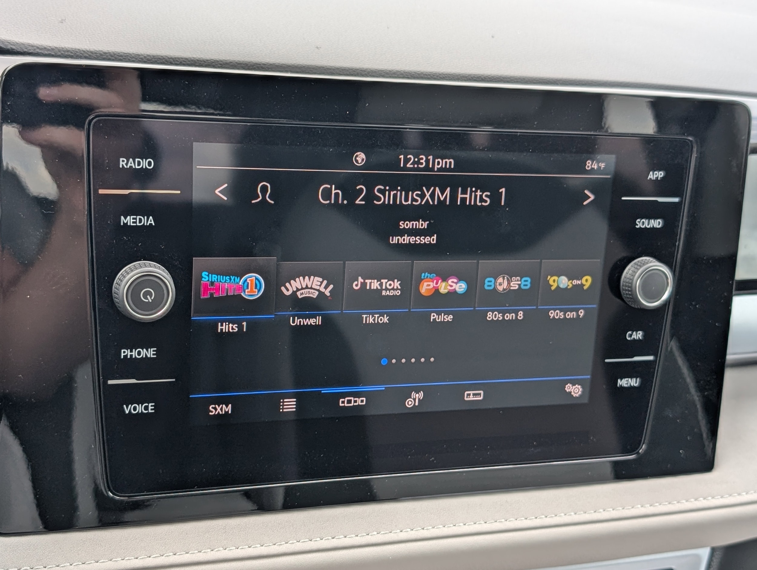 Vehicle image 16 of 33