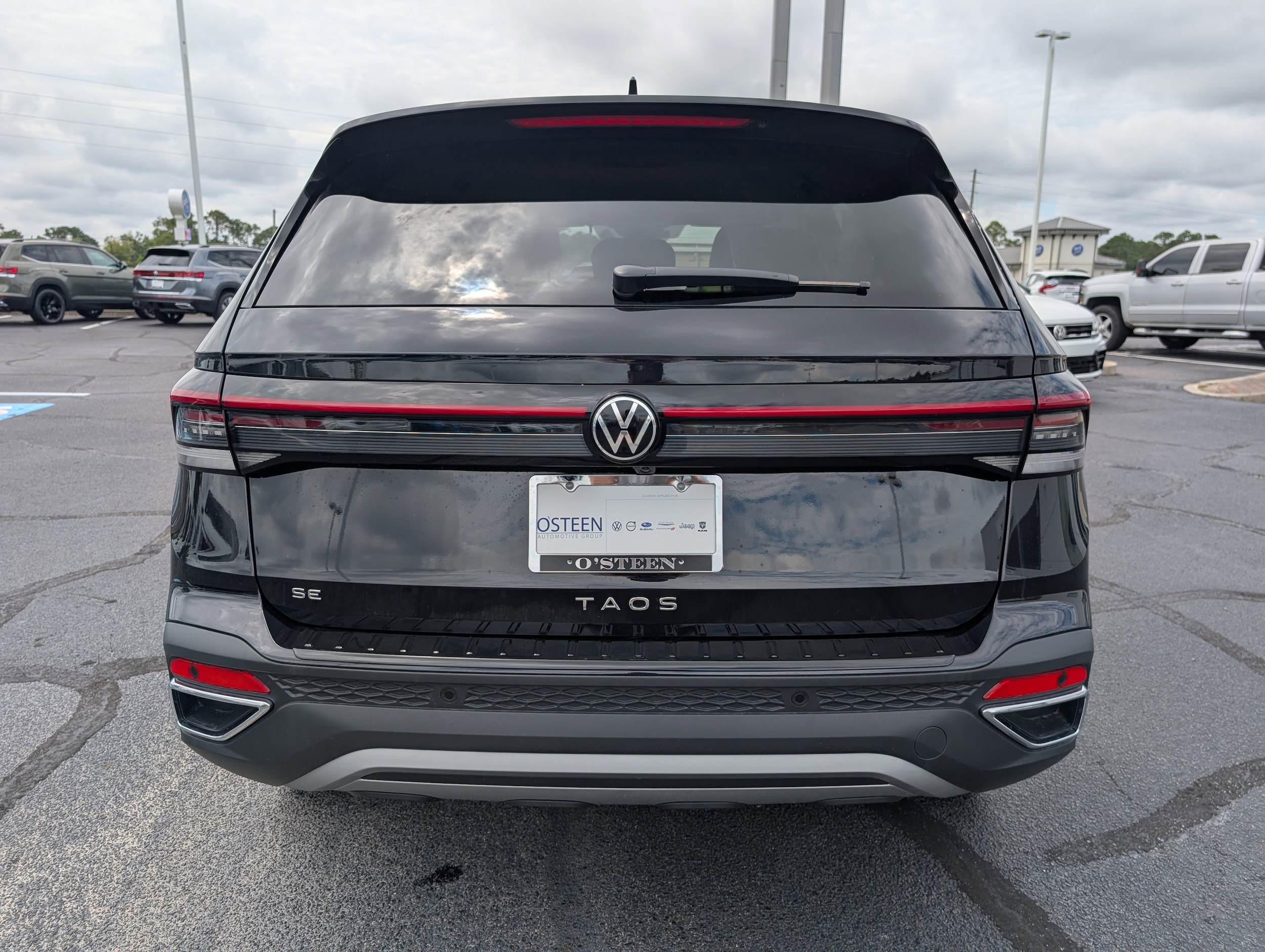 Vehicle image 10 of 33
