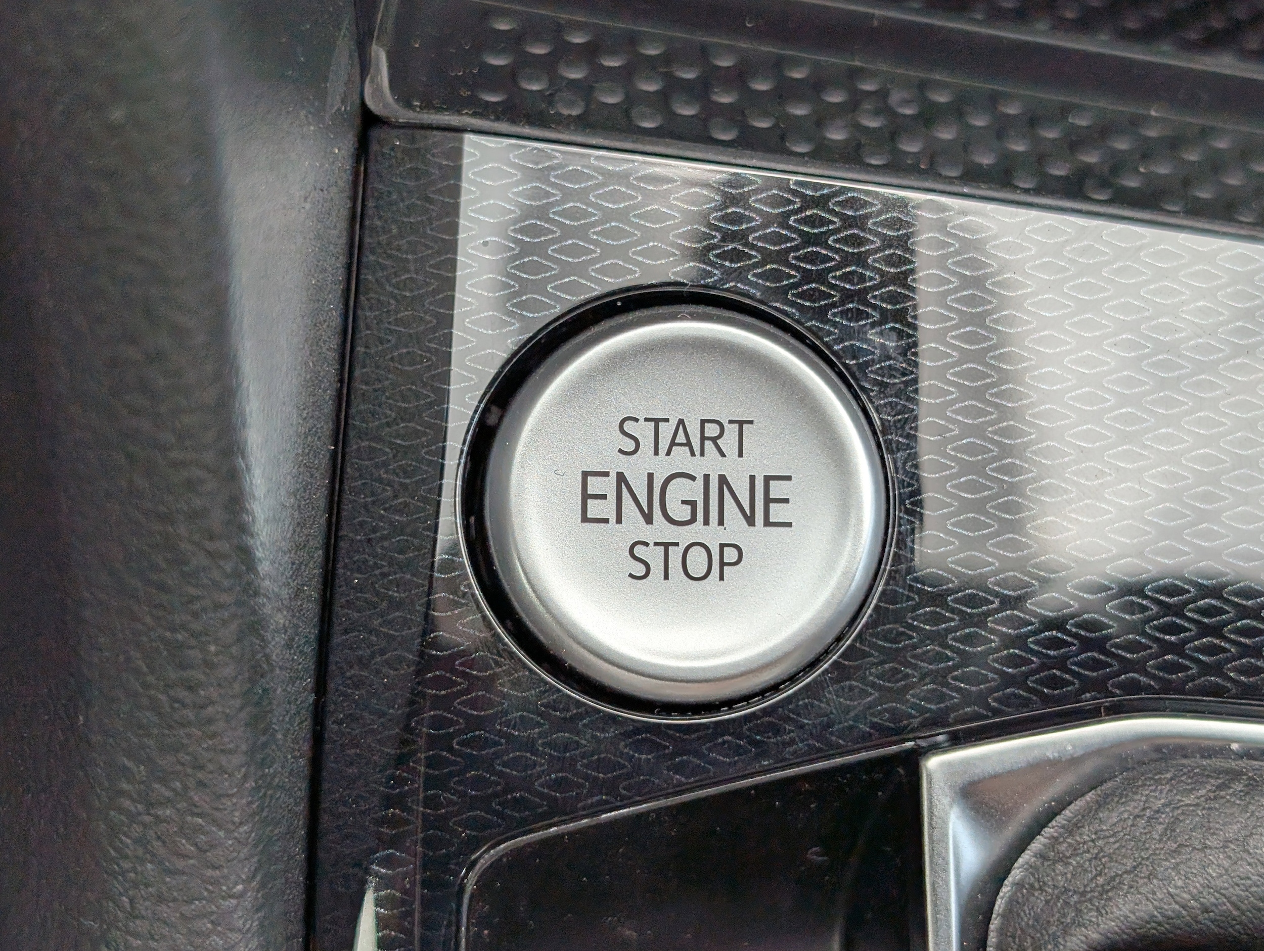 Vehicle image 19 of 33