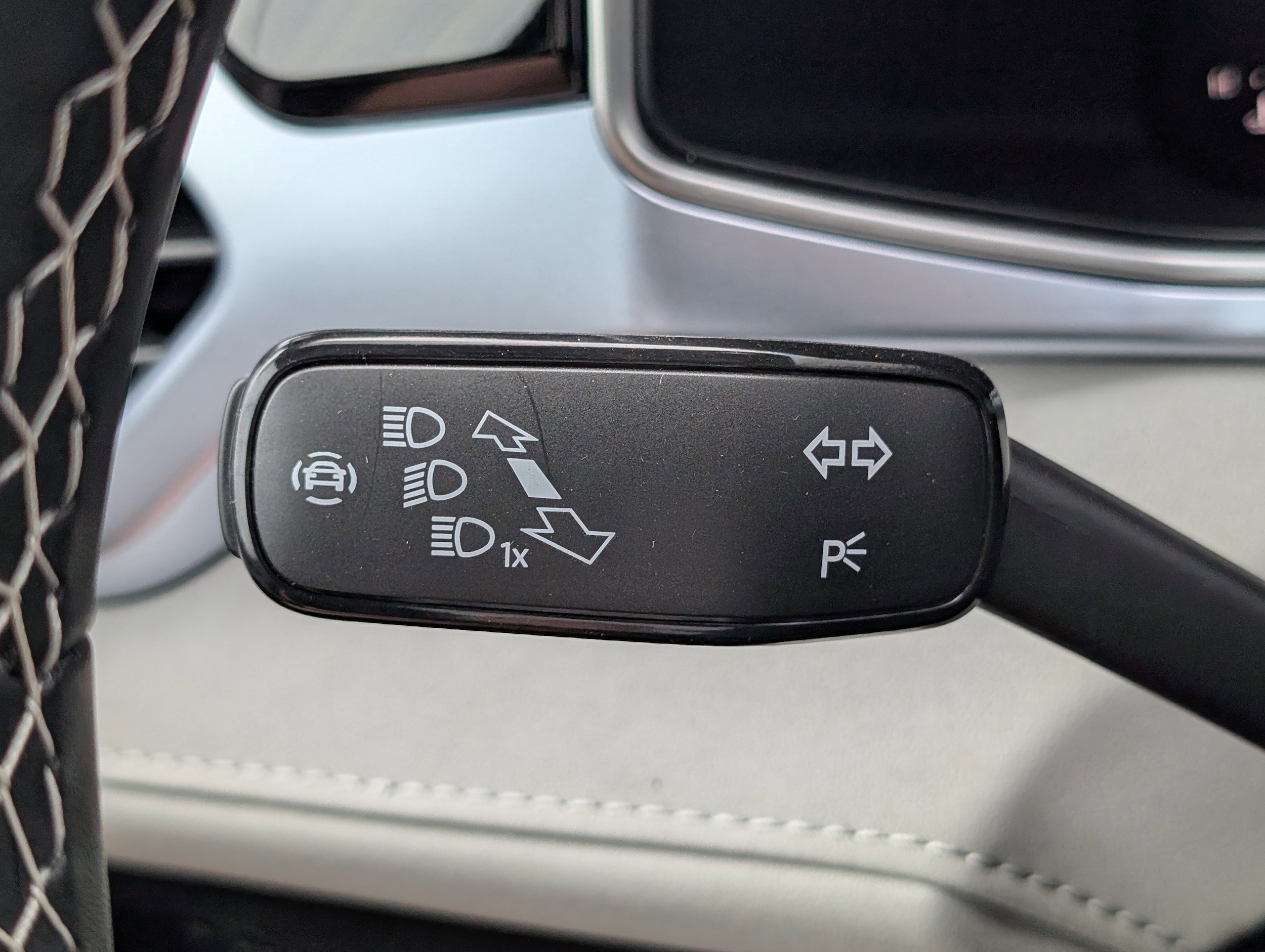 Vehicle image 22 of 33