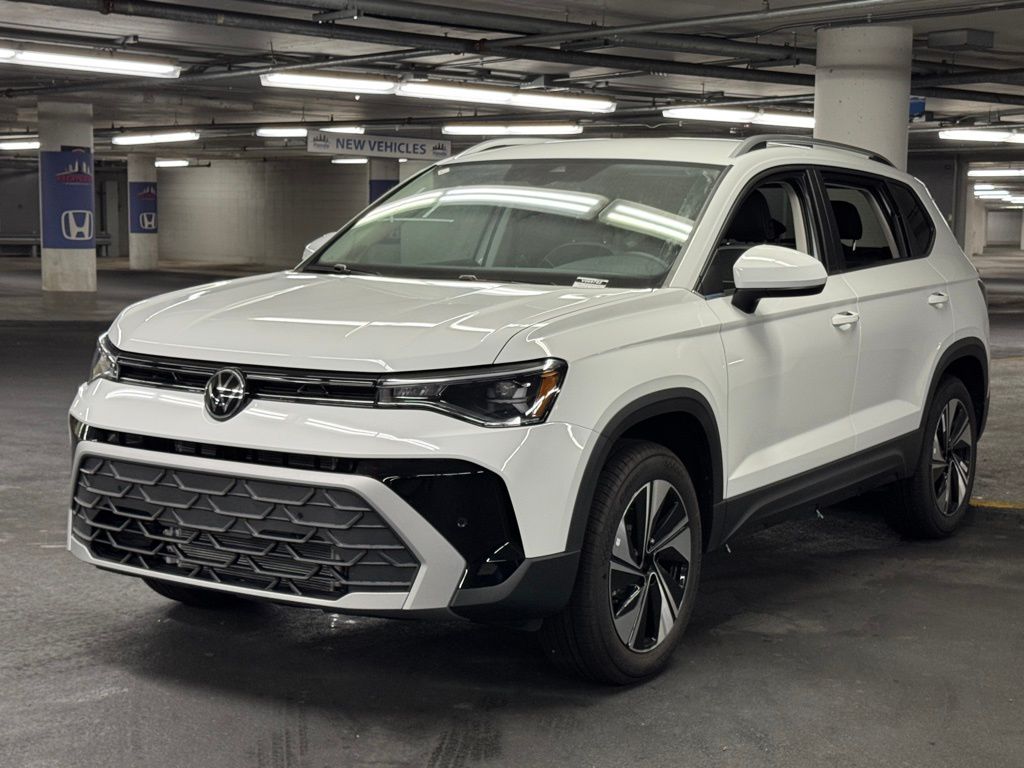 2025 Volkswagen Taos SE Image 1 of 40