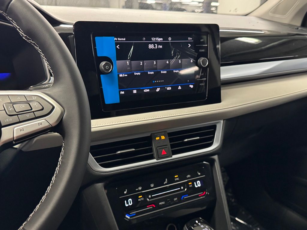 2025 Volkswagen Taos SE Image 20 of 40