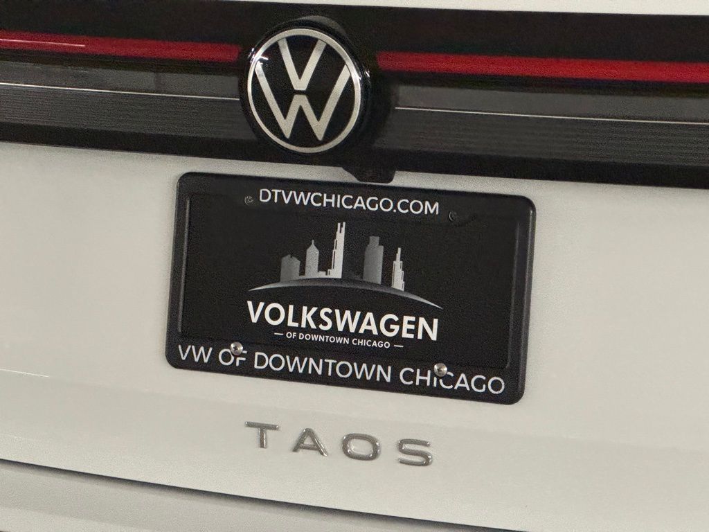 2025 Volkswagen Taos SE Image 38 of 40