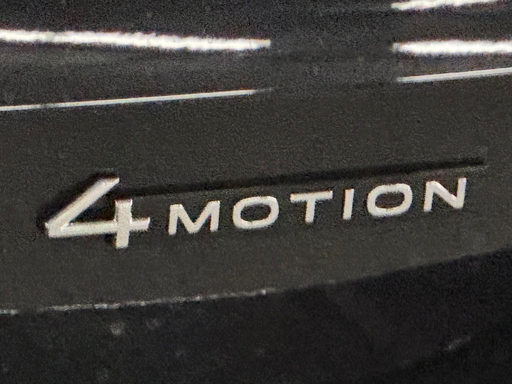 2025 Volkswagen Taos SE Image 31 of 38