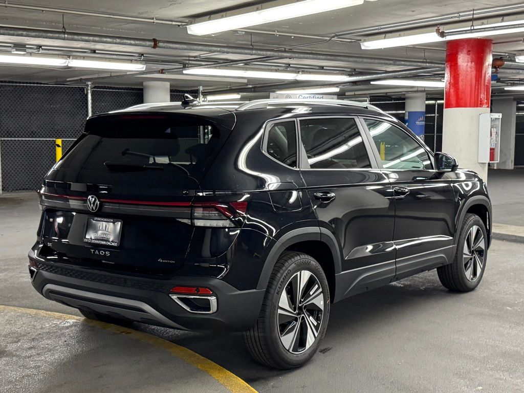 2025 Volkswagen Taos SE Image 6 of 38