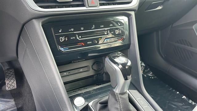 Vehicle image 20 of 34