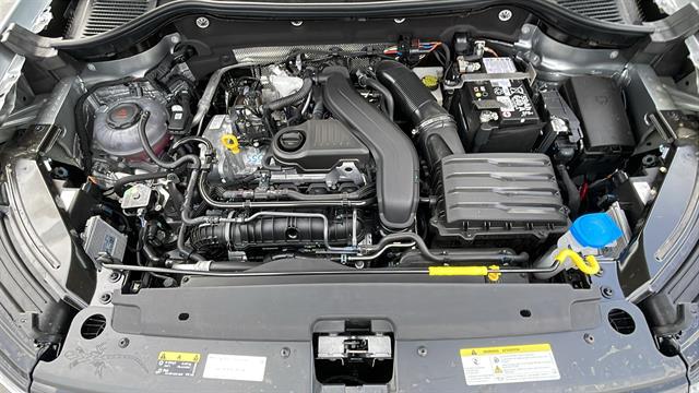Vehicle image 14 of 34