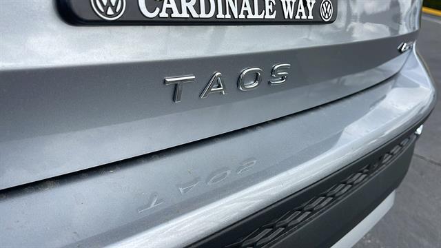Vehicle image 22 of 34