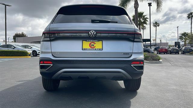 Vehicle image 10 of 34