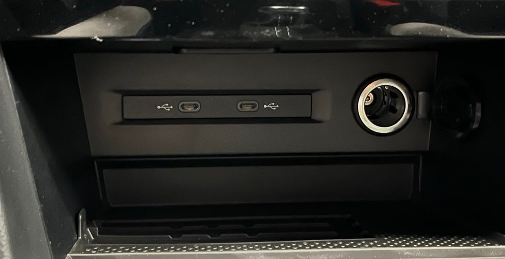 2025 Volkswagen Taos SE Image 35 of 40