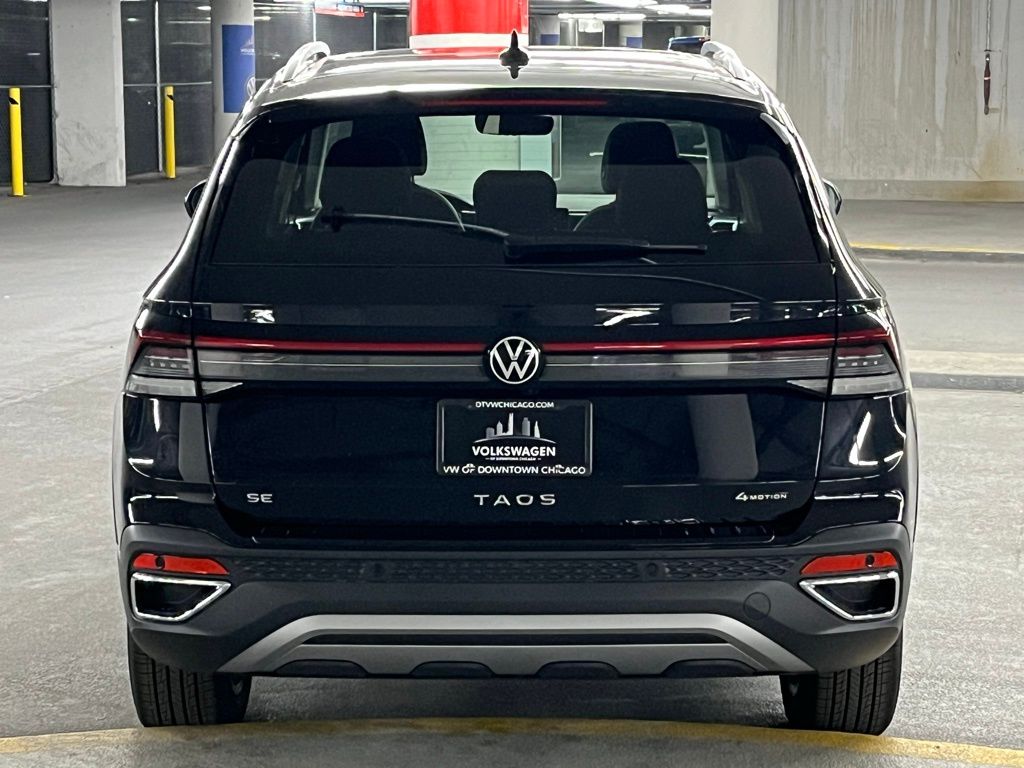 2025 Volkswagen Taos SE Image 8 of 40