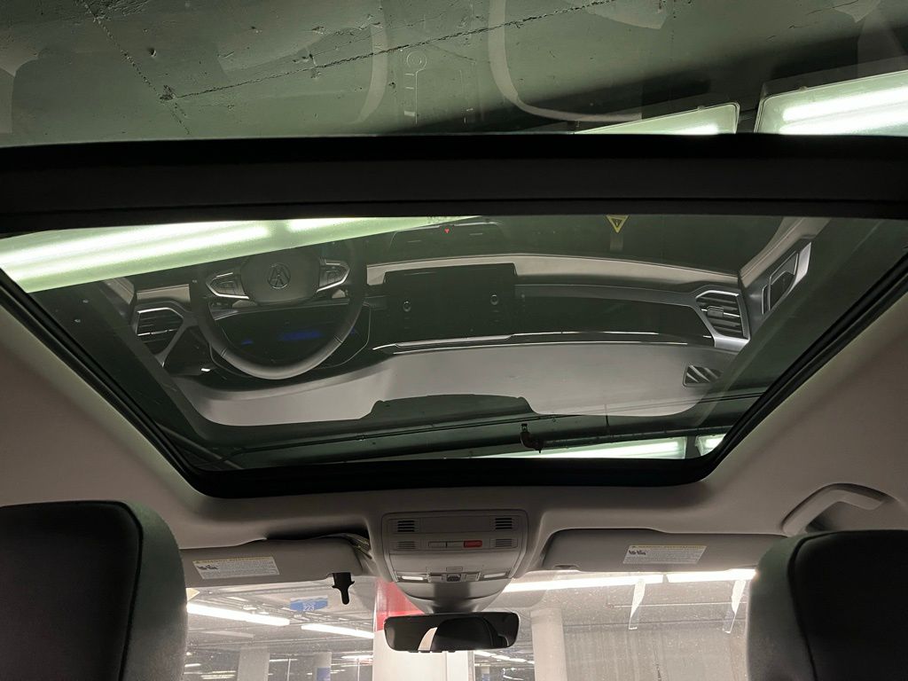 2025 Volkswagen Taos SE Image 28 of 40