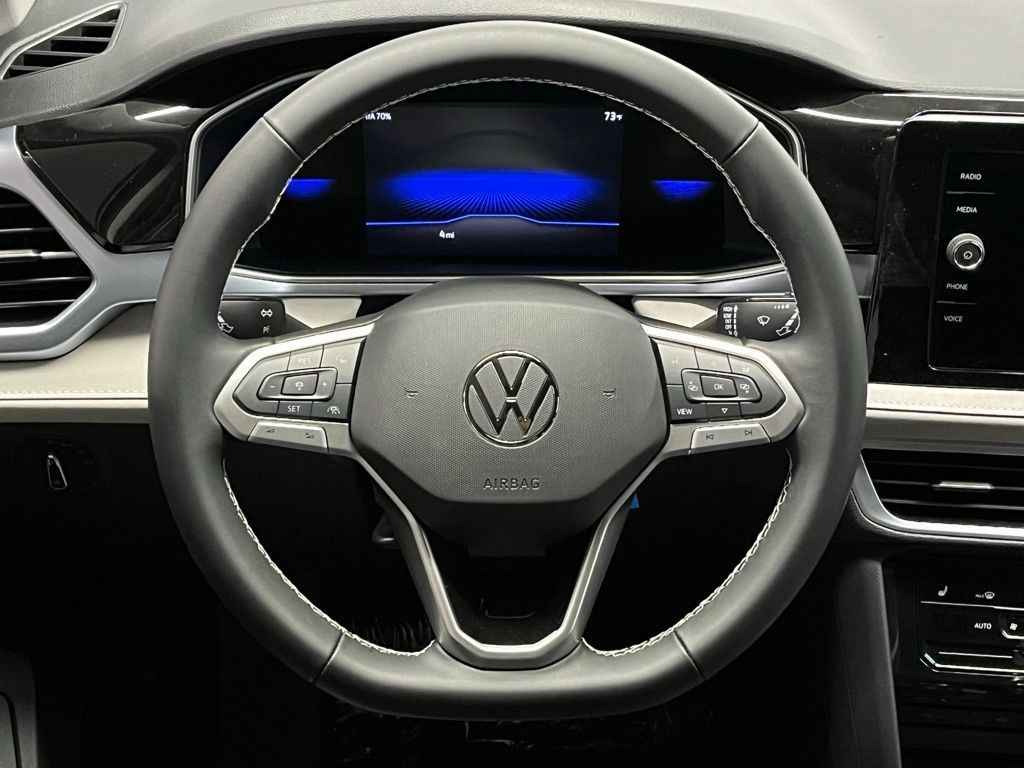 2025 Volkswagen Taos SE Image 26 of 40