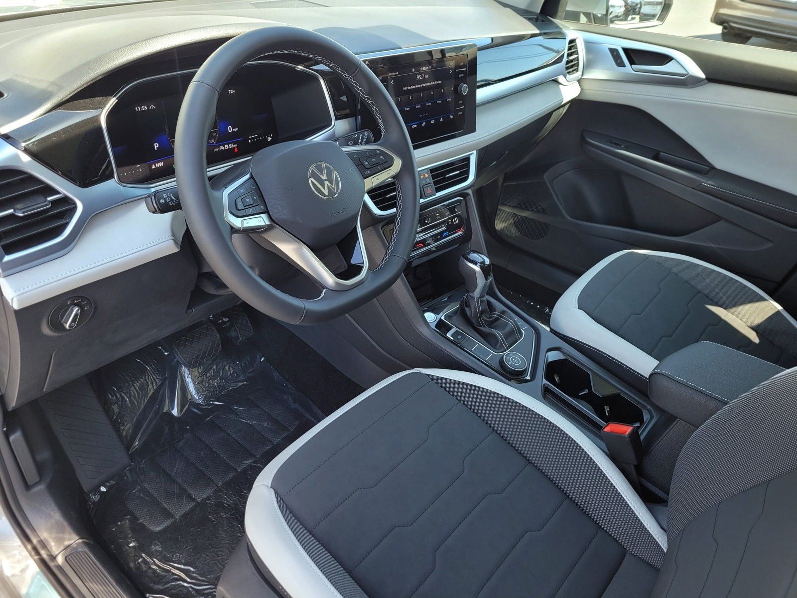 Vehicle image 12 of 17
