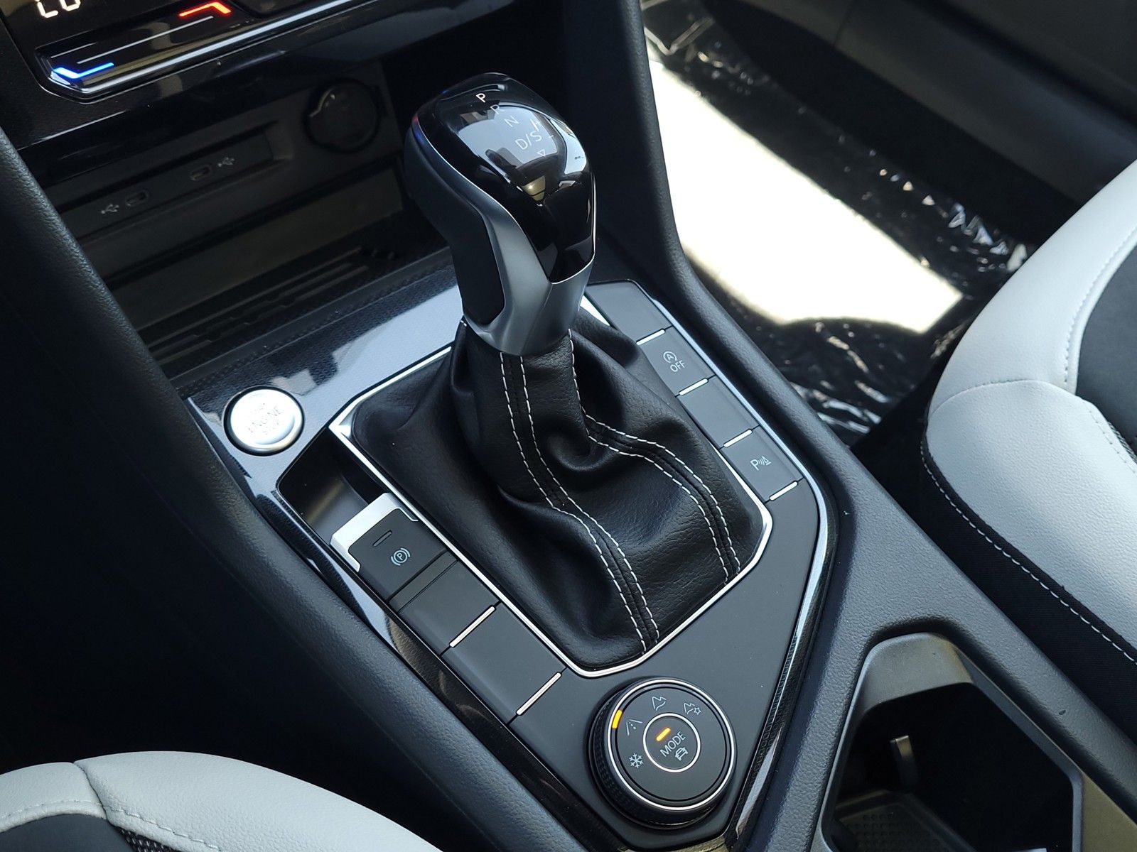 Vehicle image 16 of 17