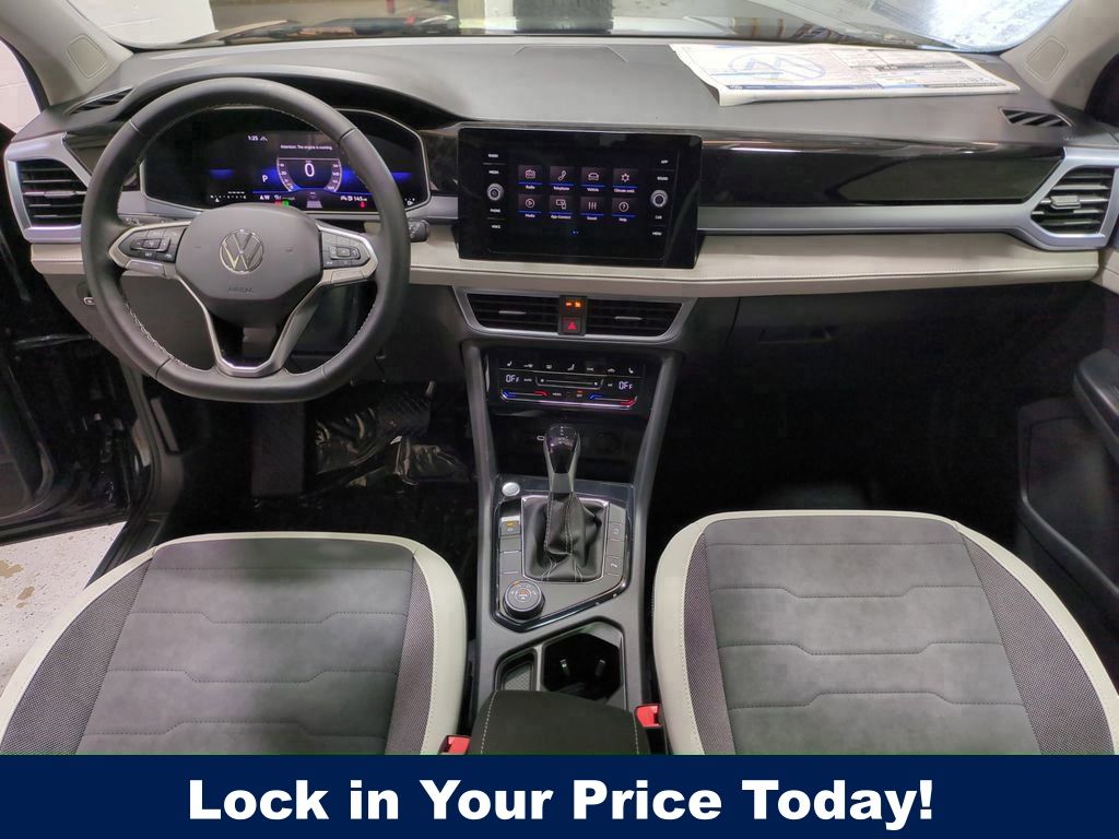 Vehicle image 17 of 24