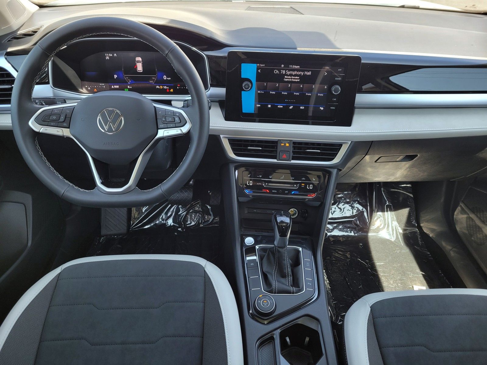 Vehicle image 11 of 17