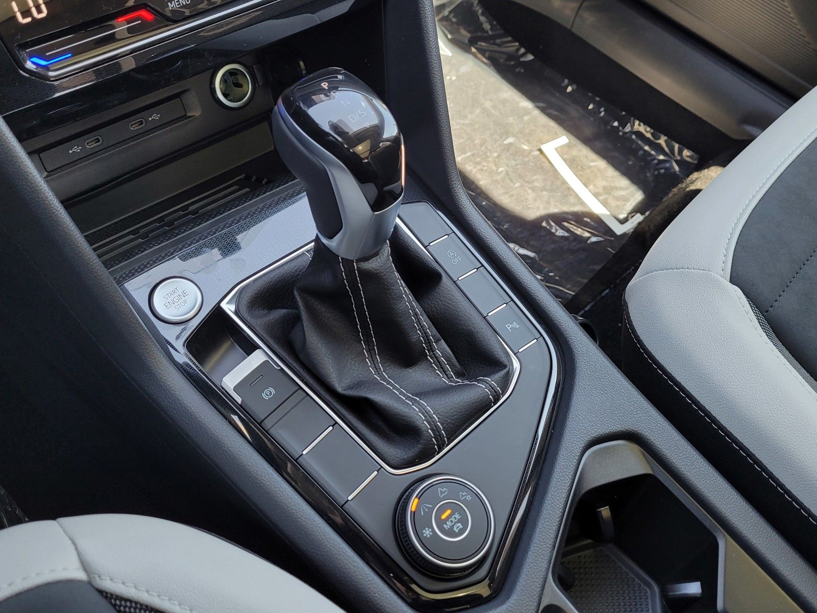 Vehicle image 15 of 17