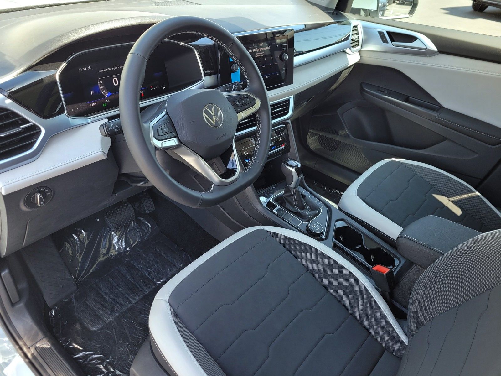 Vehicle image 12 of 17