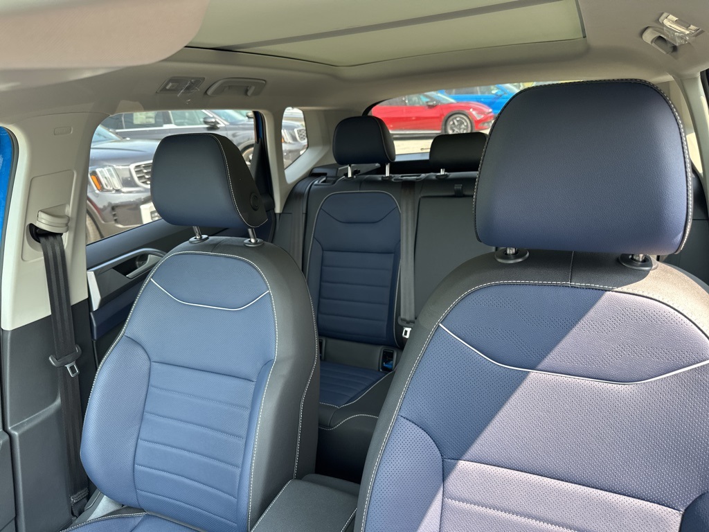 Vehicle image 18 of 20