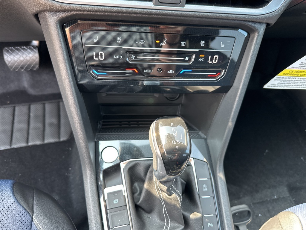 Vehicle image 14 of 20