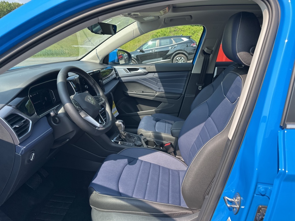Vehicle image 17 of 20