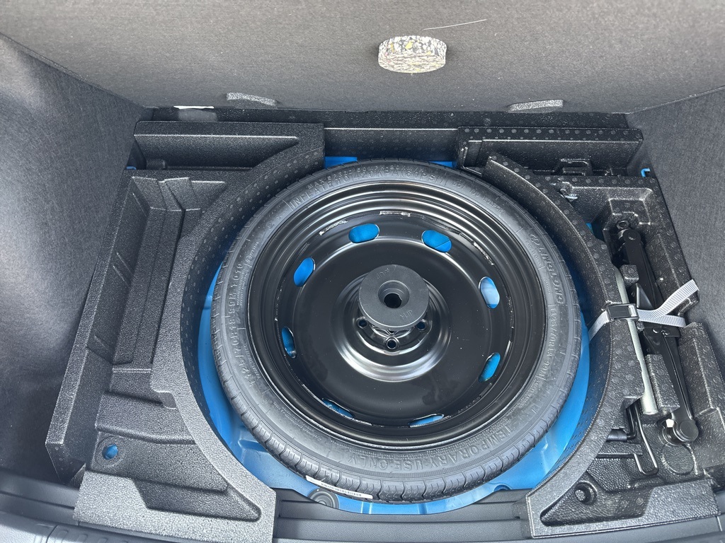Vehicle image 10 of 20