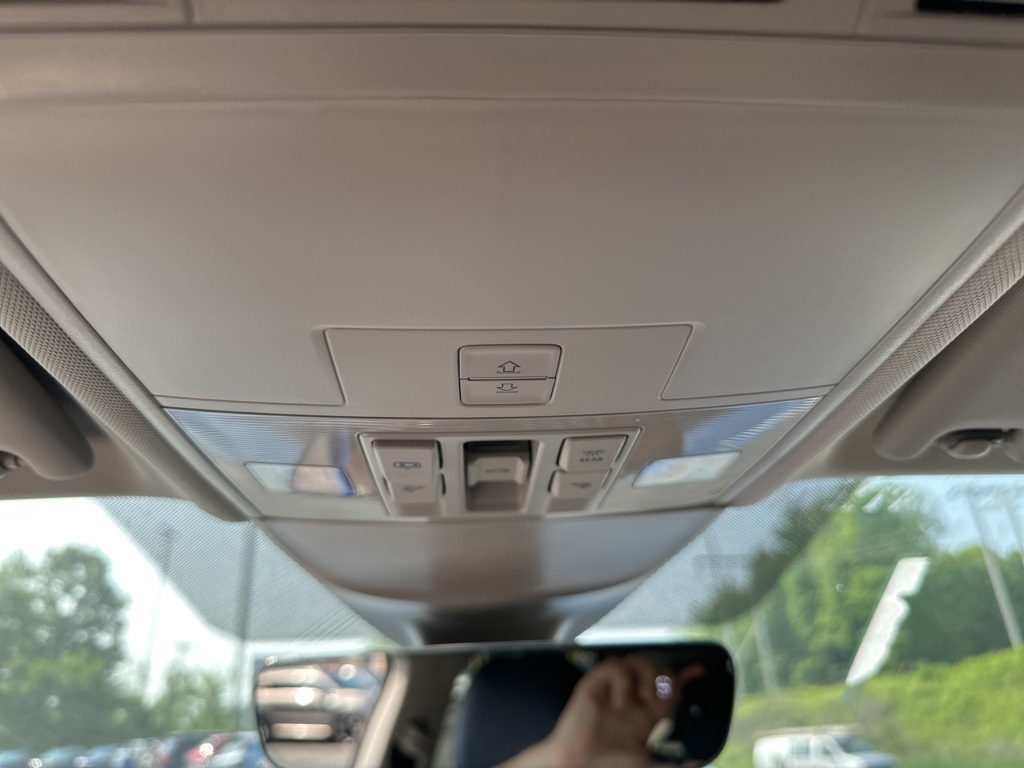 Vehicle image 15 of 20