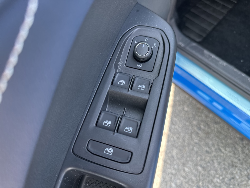 Vehicle image 7 of 20