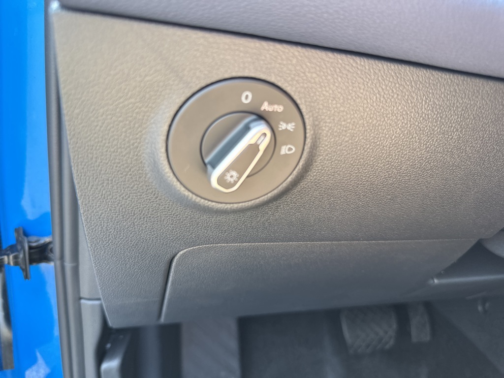 Vehicle image 16 of 20