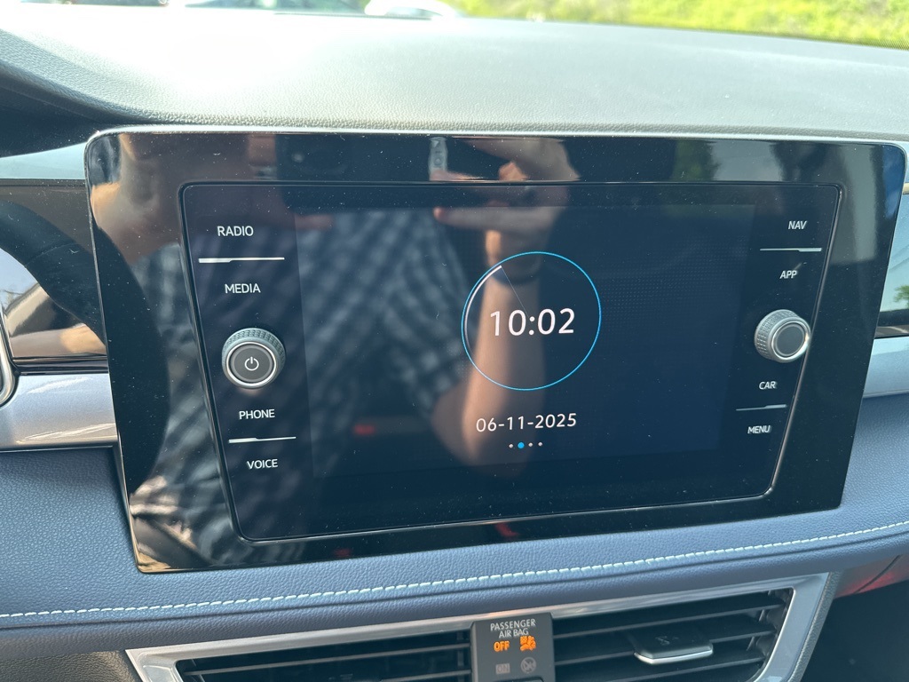 Vehicle image 13 of 20