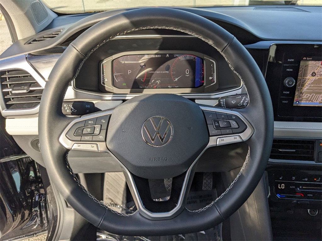 Vehicle image 28 of 32