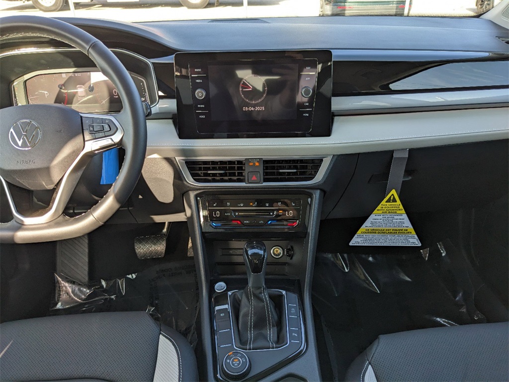 Vehicle image 13 of 32