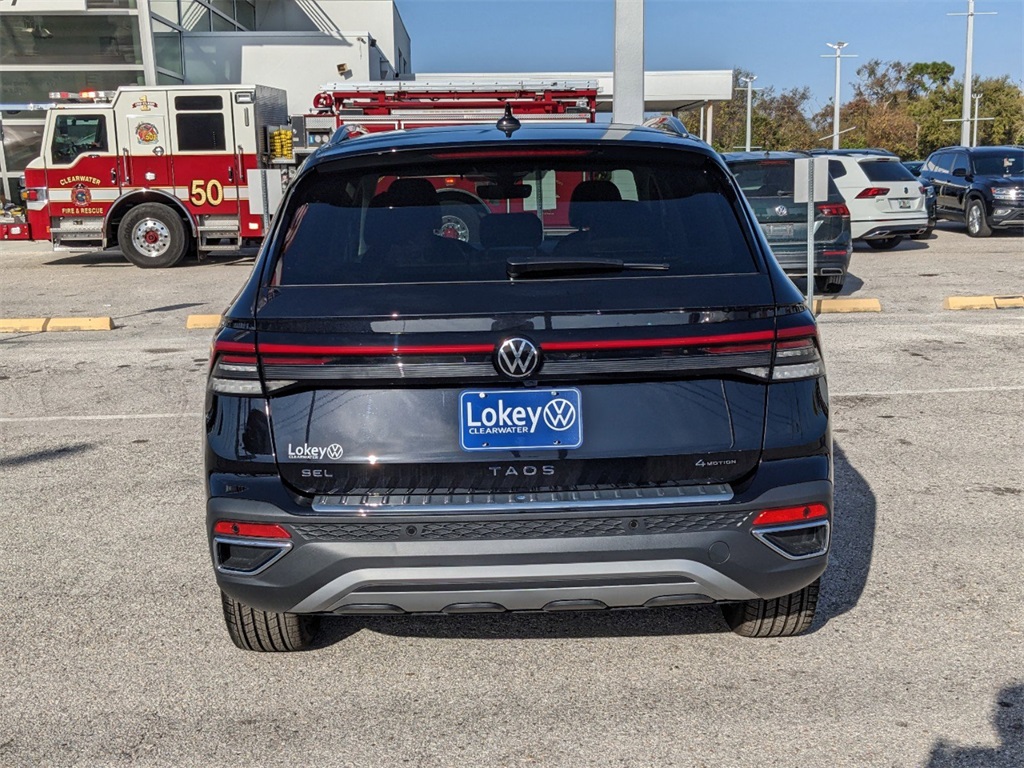 Vehicle image 7 of 32