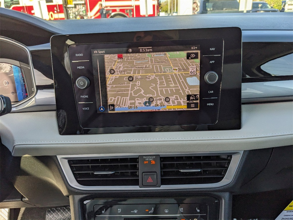 Vehicle image 19 of 32