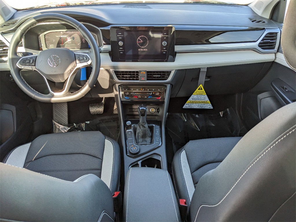 Vehicle image 14 of 32