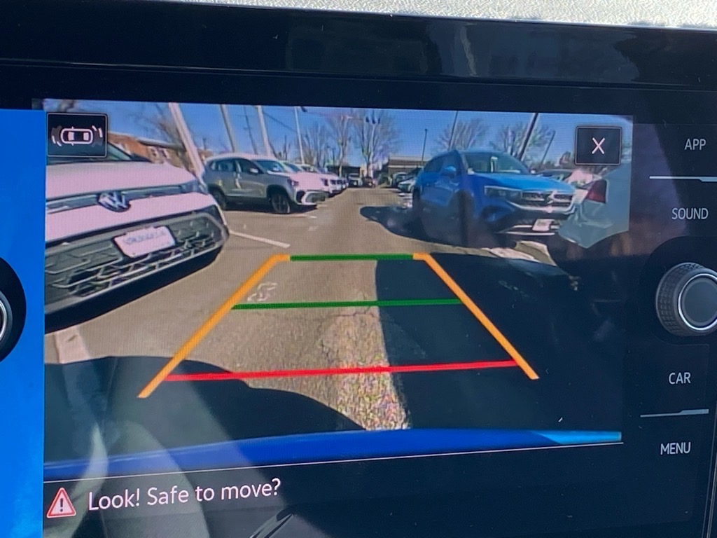 Vehicle image 9 of 12
