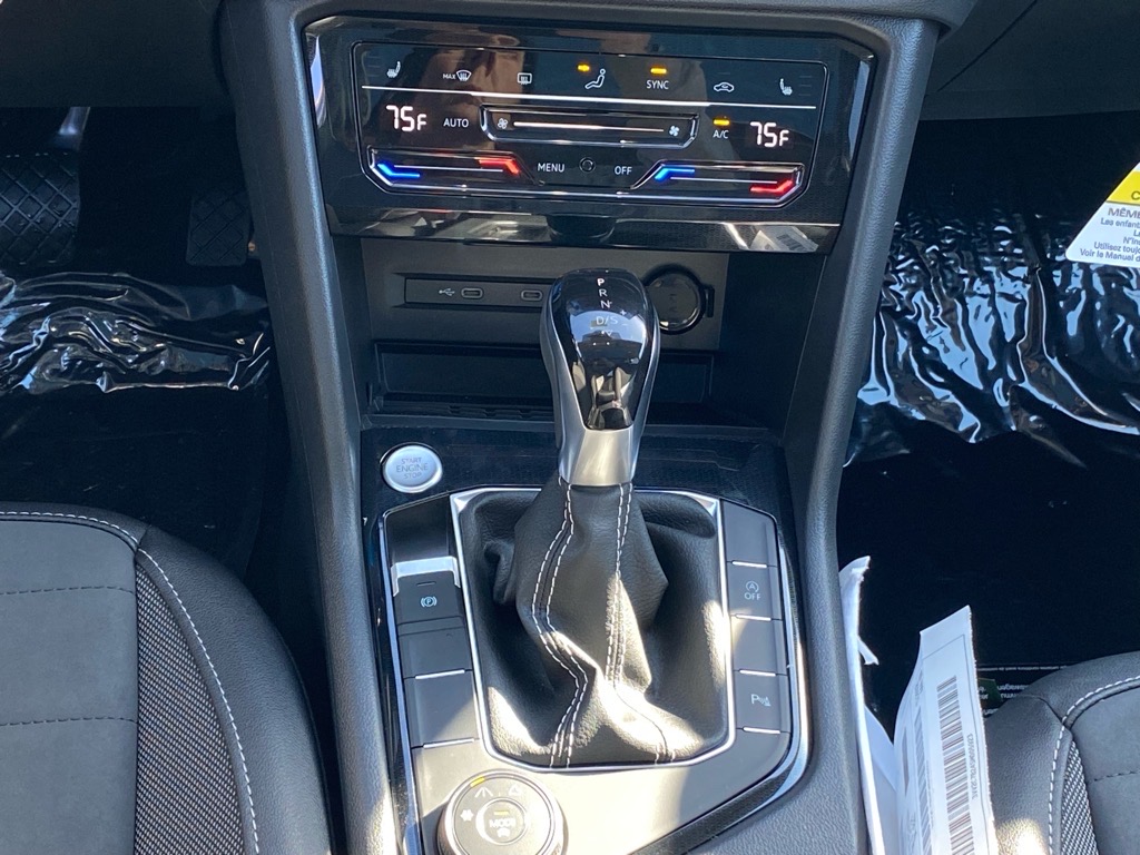 Vehicle image 7 of 12