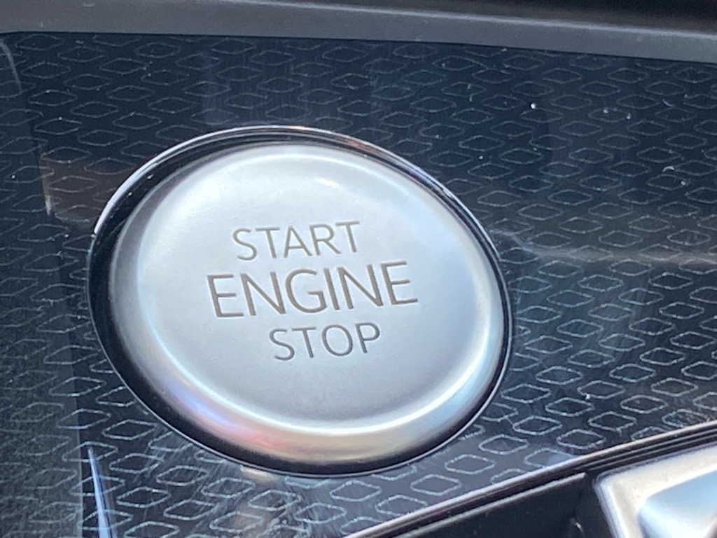 Vehicle image 9 of 12