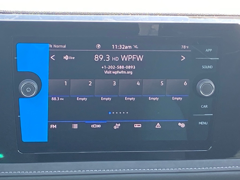 Vehicle image 4 of 12