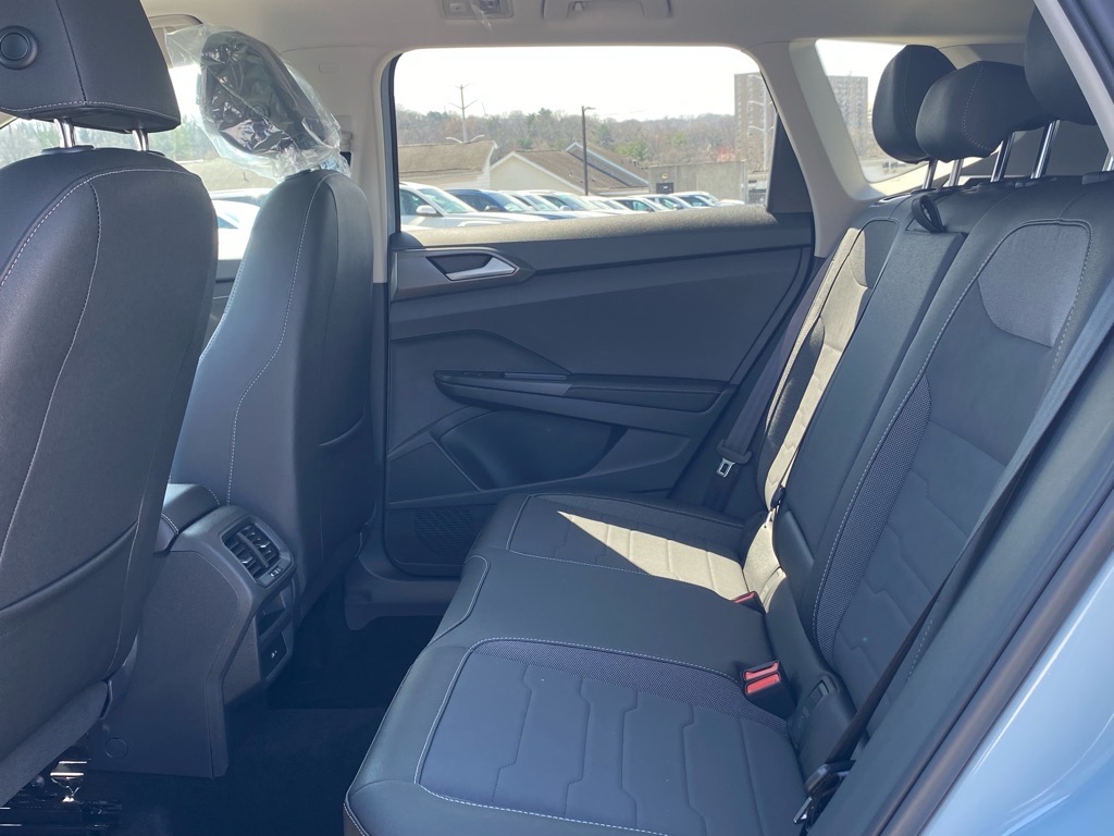 Vehicle image 10 of 12